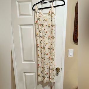Reformation Floral garden dress. MIDI length